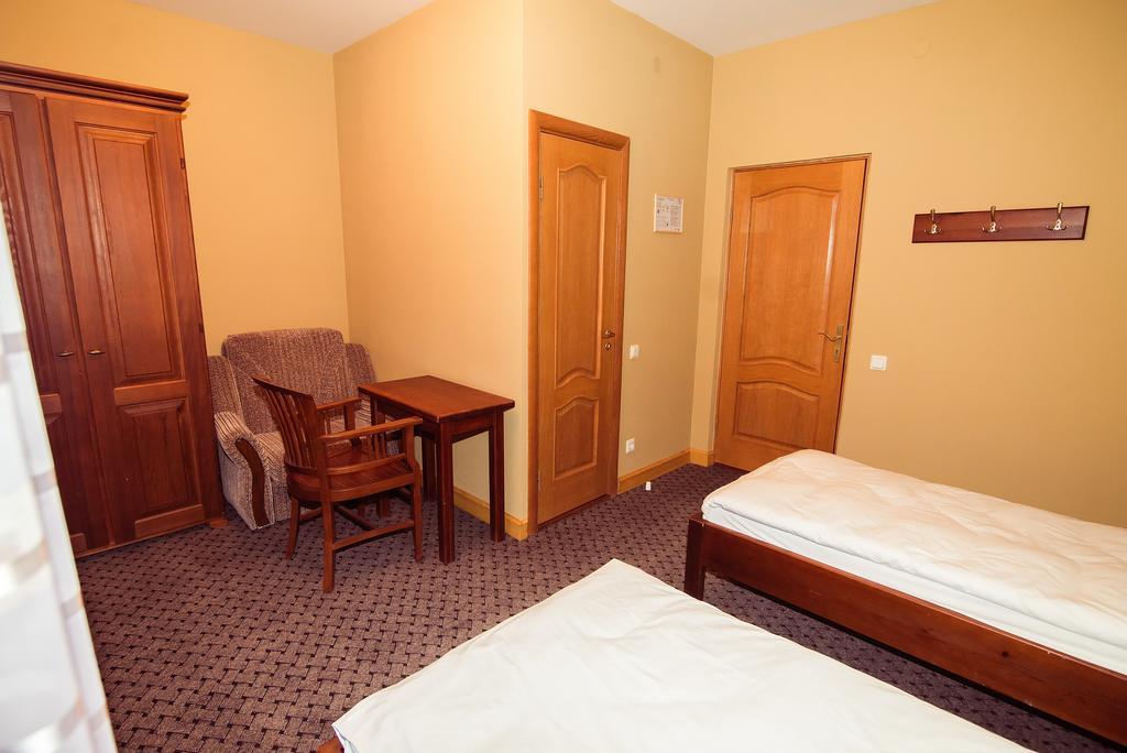 Hotel Rudzupukes à Svente Extérieur photo