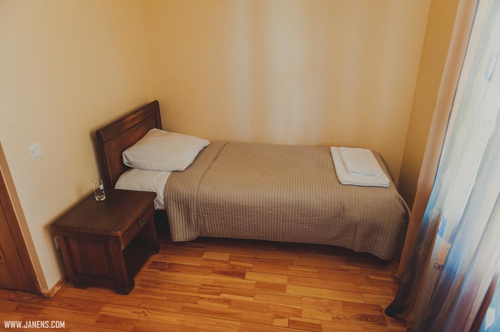 Hotel Rudzupukes à Svente Extérieur photo