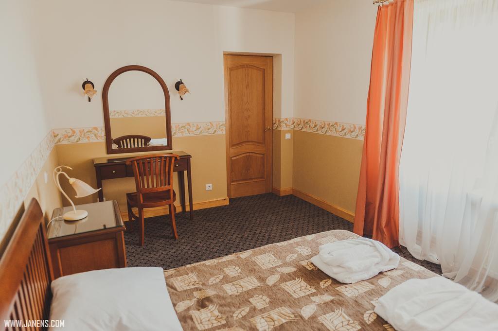 Hotel Rudzupukes à Svente Extérieur photo