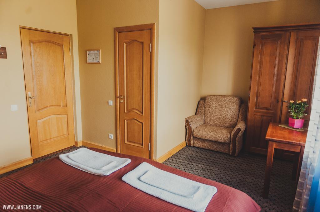 Hotel Rudzupukes à Svente Extérieur photo