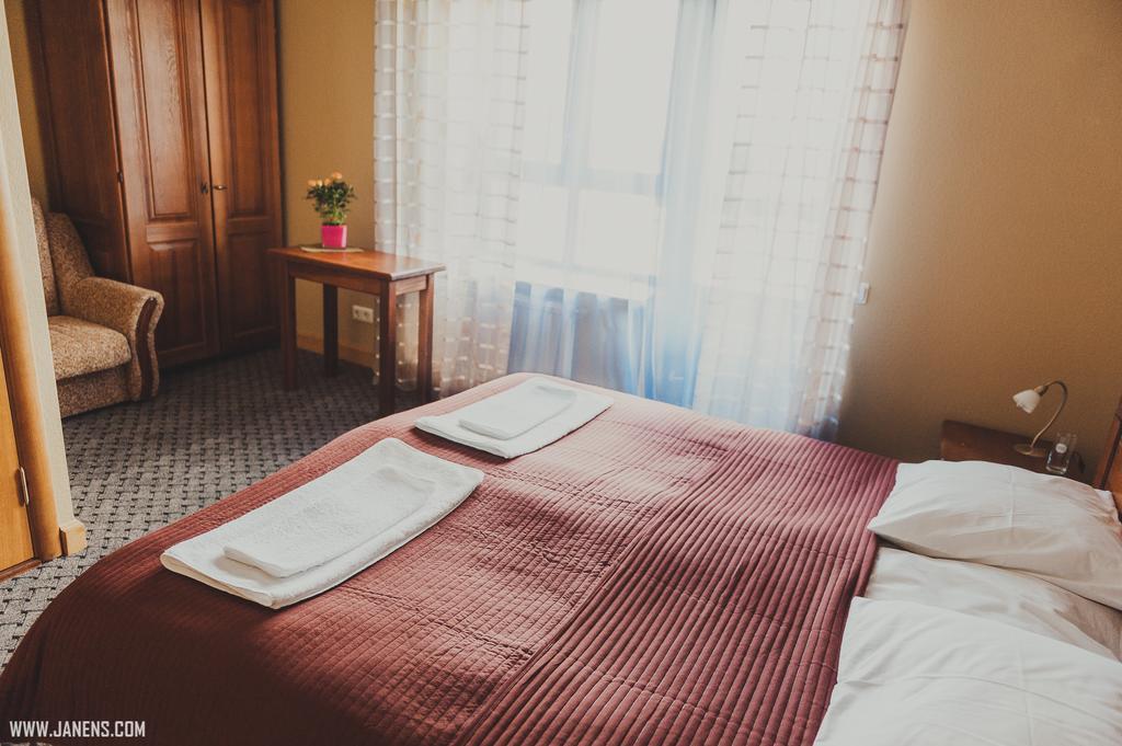 Hotel Rudzupukes à Svente Extérieur photo