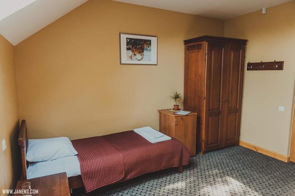 Hotel Rudzupukes à Svente Extérieur photo
