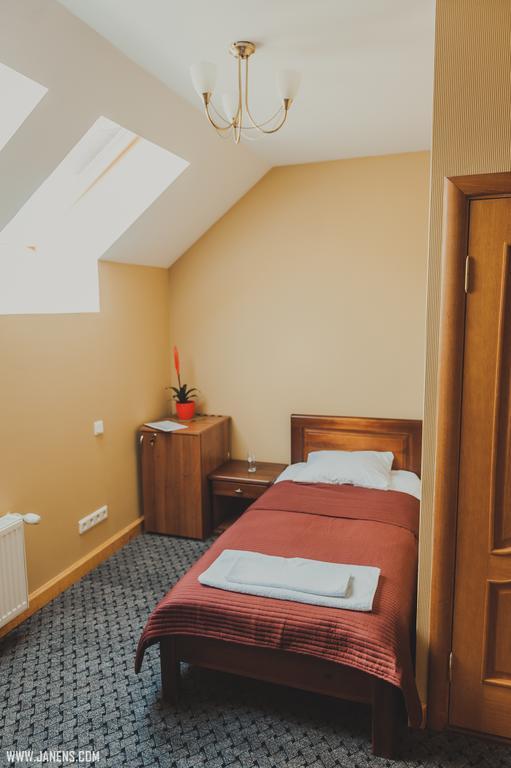Hotel Rudzupukes à Svente Extérieur photo