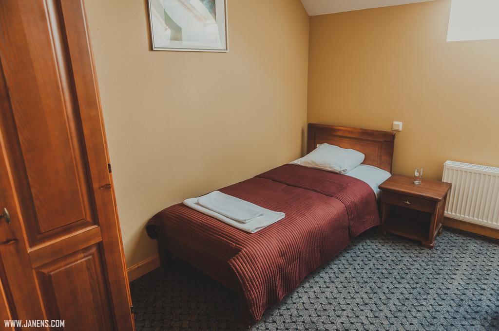 Hotel Rudzupukes à Svente Extérieur photo