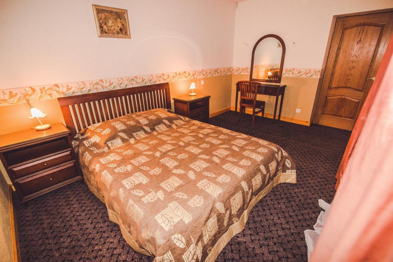Hotel Rudzupukes à Svente Extérieur photo